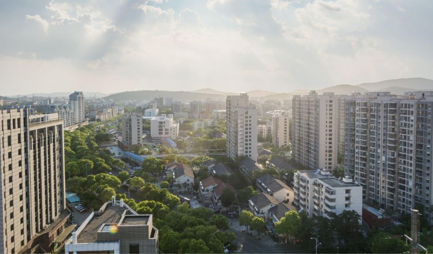 Arjan's emerging residential projects near key attractions.